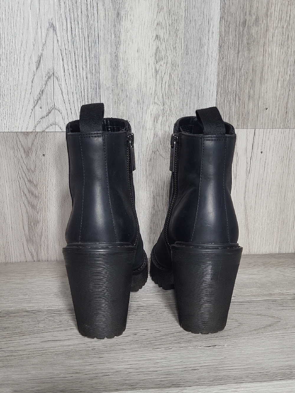 Dr Martens Magdalena Womens 6 Leather Chelsea Ankle Boots Chunky Heel Moto Y2K - Picture 5 of 11